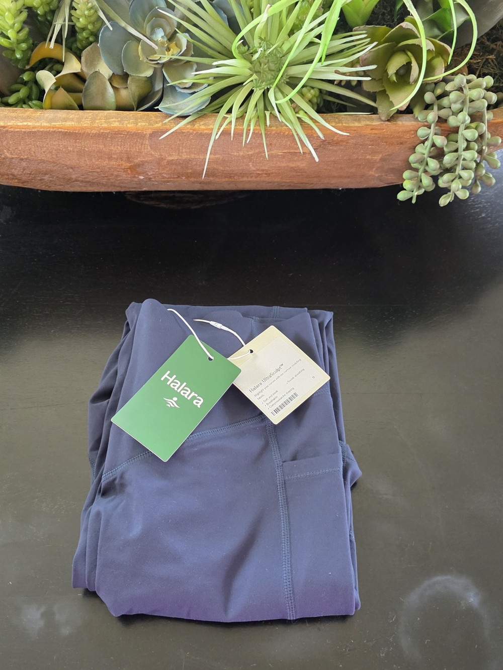 NWT HALARA Women’s Navy UltraSculpt Leggings